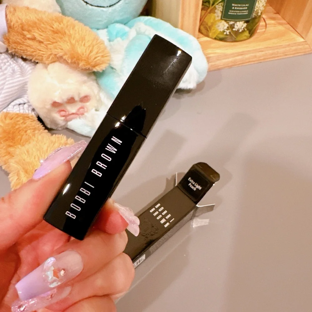 - Full size ! Bobbi brown Intensive Serum Concealer/NWB
